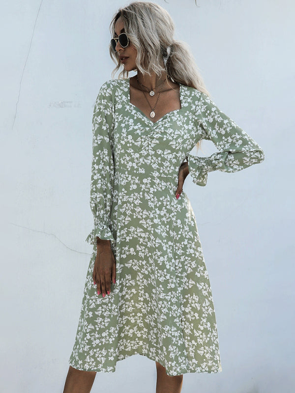 Long Sleeve V-Neck Pleated Cropped French Floral Dress - Closther