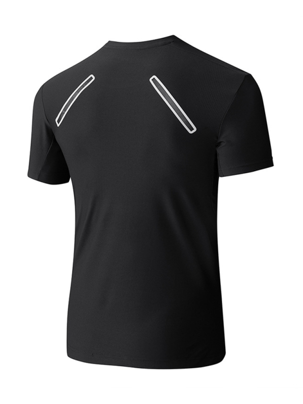 Black short-sleeved men’s sports T-shirt with reflective shoulder accents for outdoor fitness