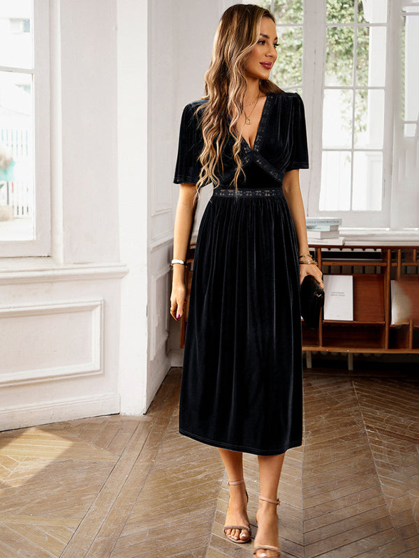 New elegant V-neck short-sleeved velvet dress