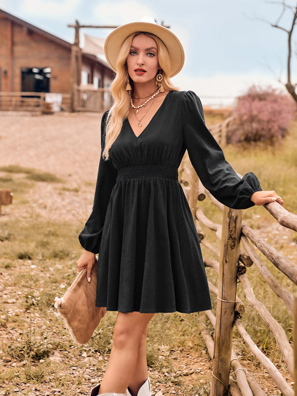 Black slim fit dress with stretch elastic waist and slight elasticity for elegant style