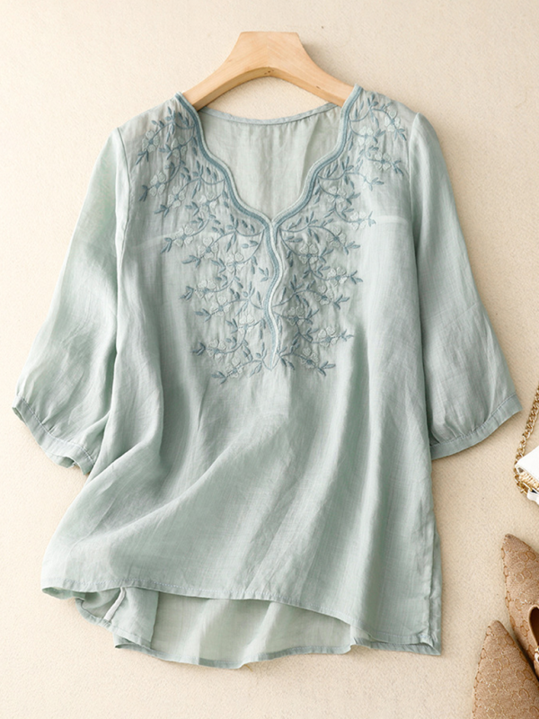Vintage V-neck embroidered T-shirt top - Pale green / M