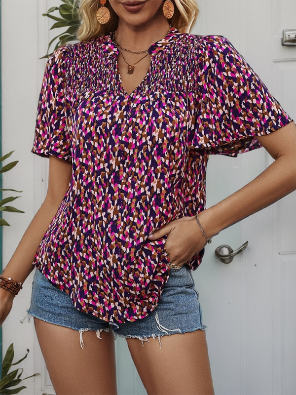 Women’s short sleeve v-neck printed shirt