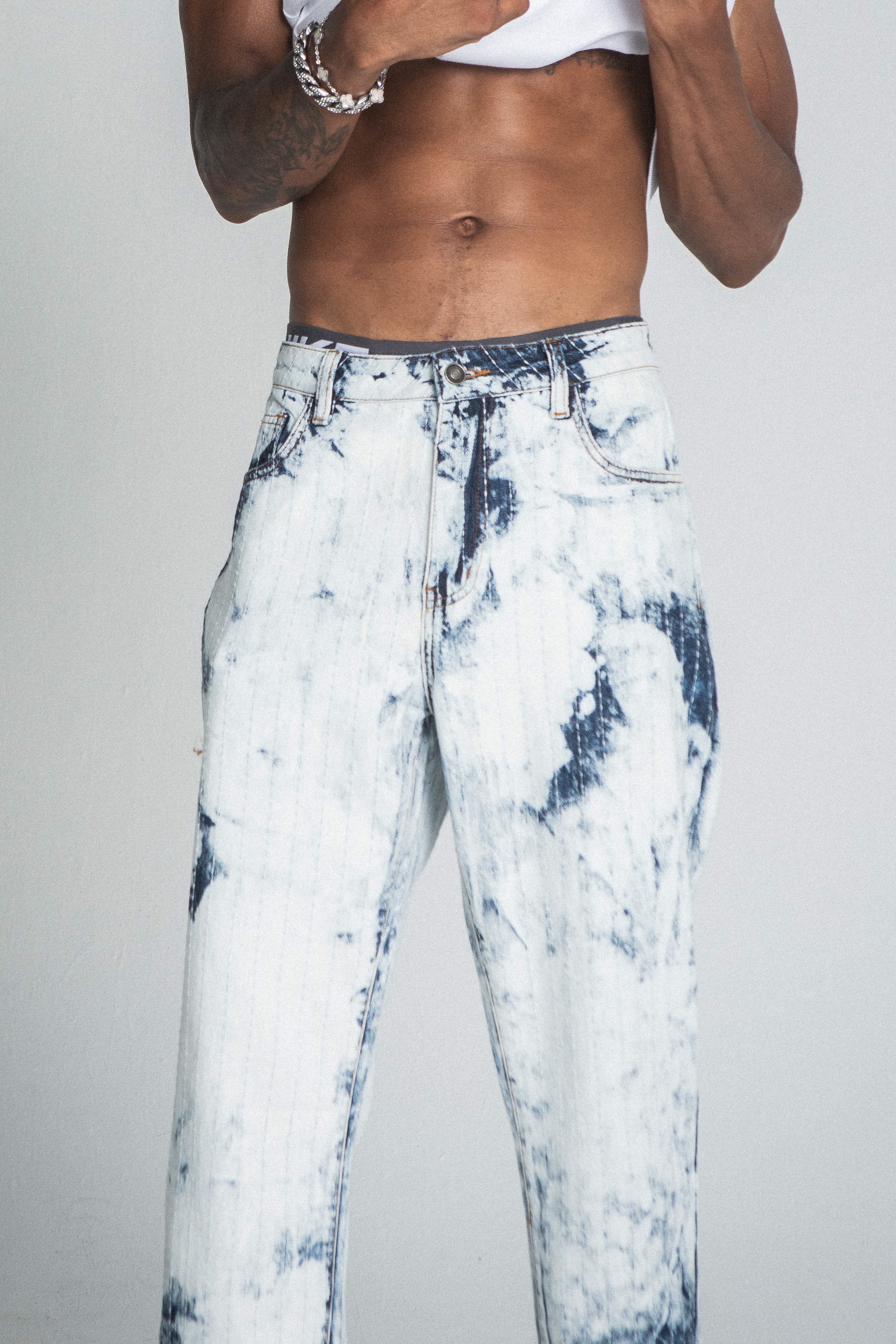 AJ01L-1 DARK BLUE/WHITE TIE DYE THREAD LINE LOOSE JEANS