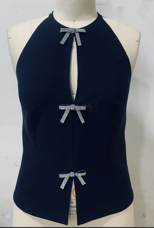 Neckholder-Camisole mit diamantbesetzter Schleife und Cut-Out für Damen 