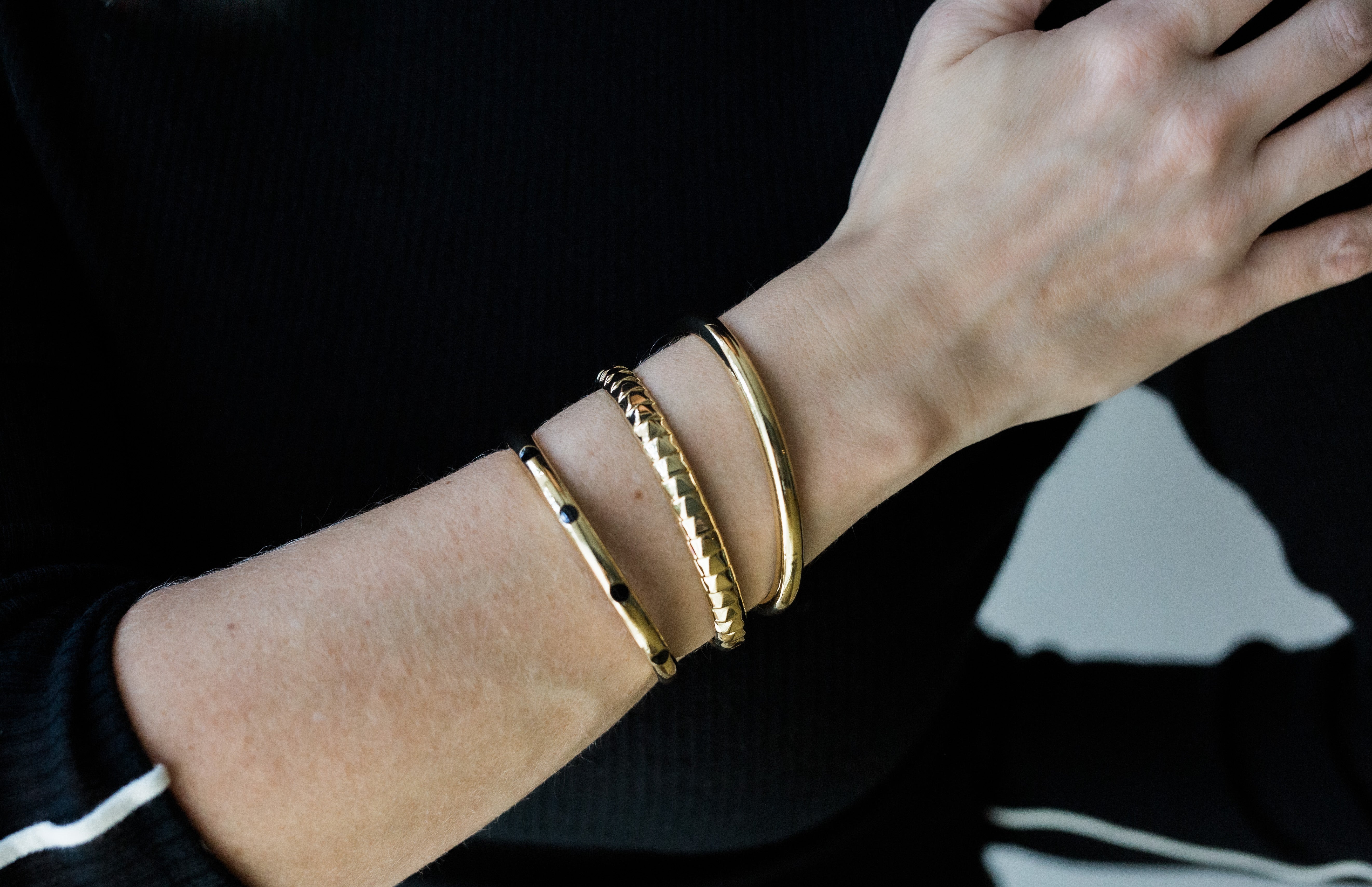 A EMBOSSED CUFF