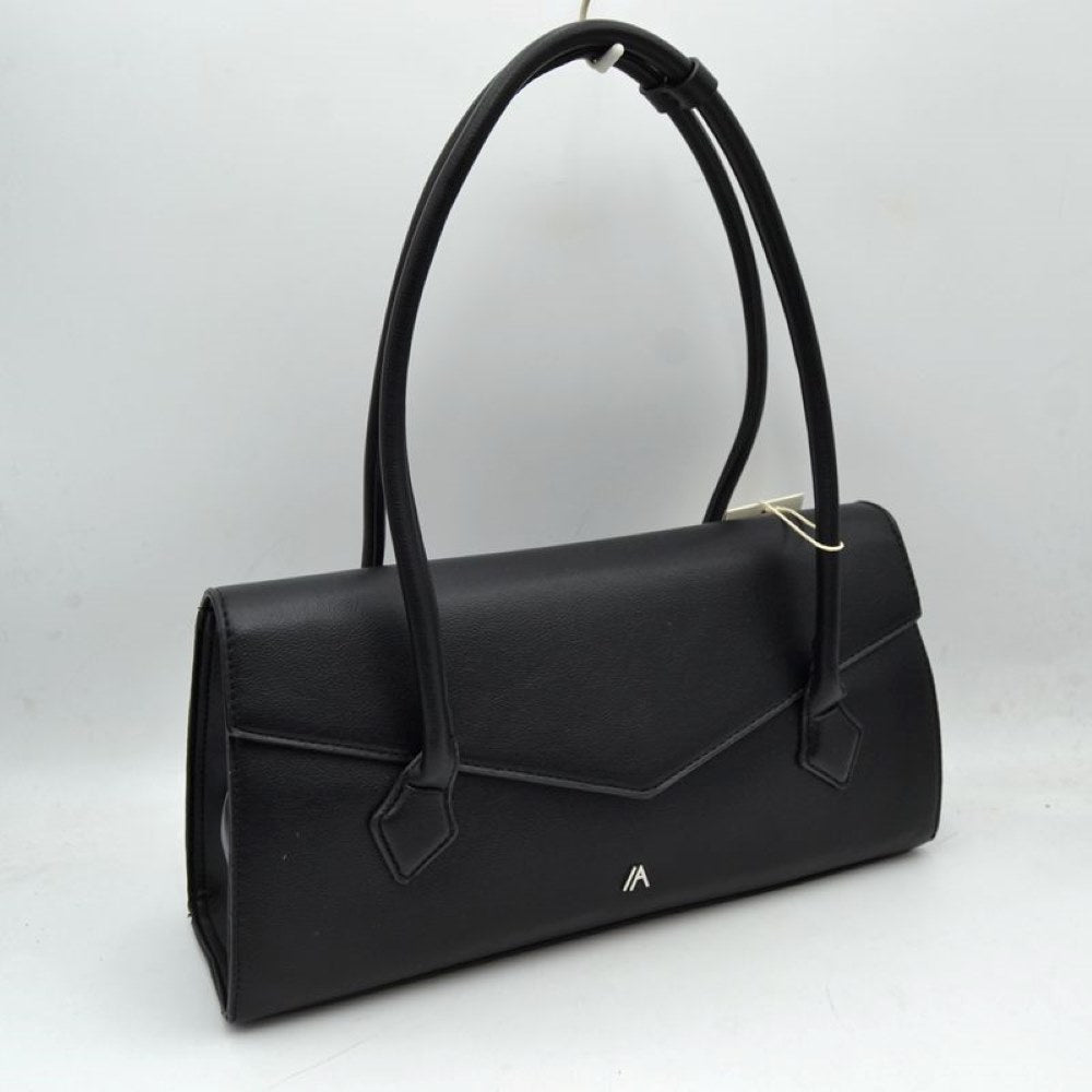 Minimalist Structured Shoulder Bag with Envelope Flap