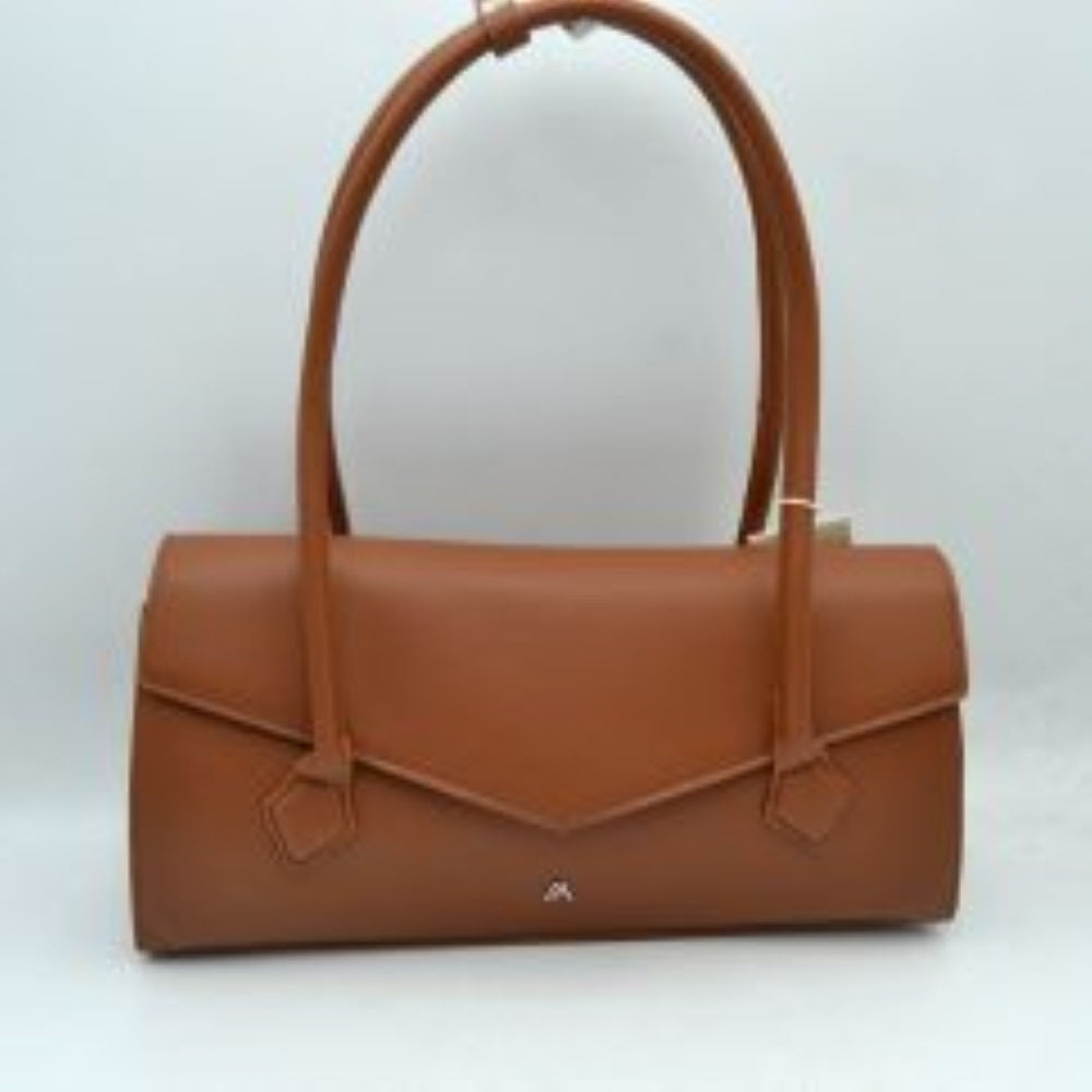 Minimalist Structured Shoulder Bag with Envelope Flap