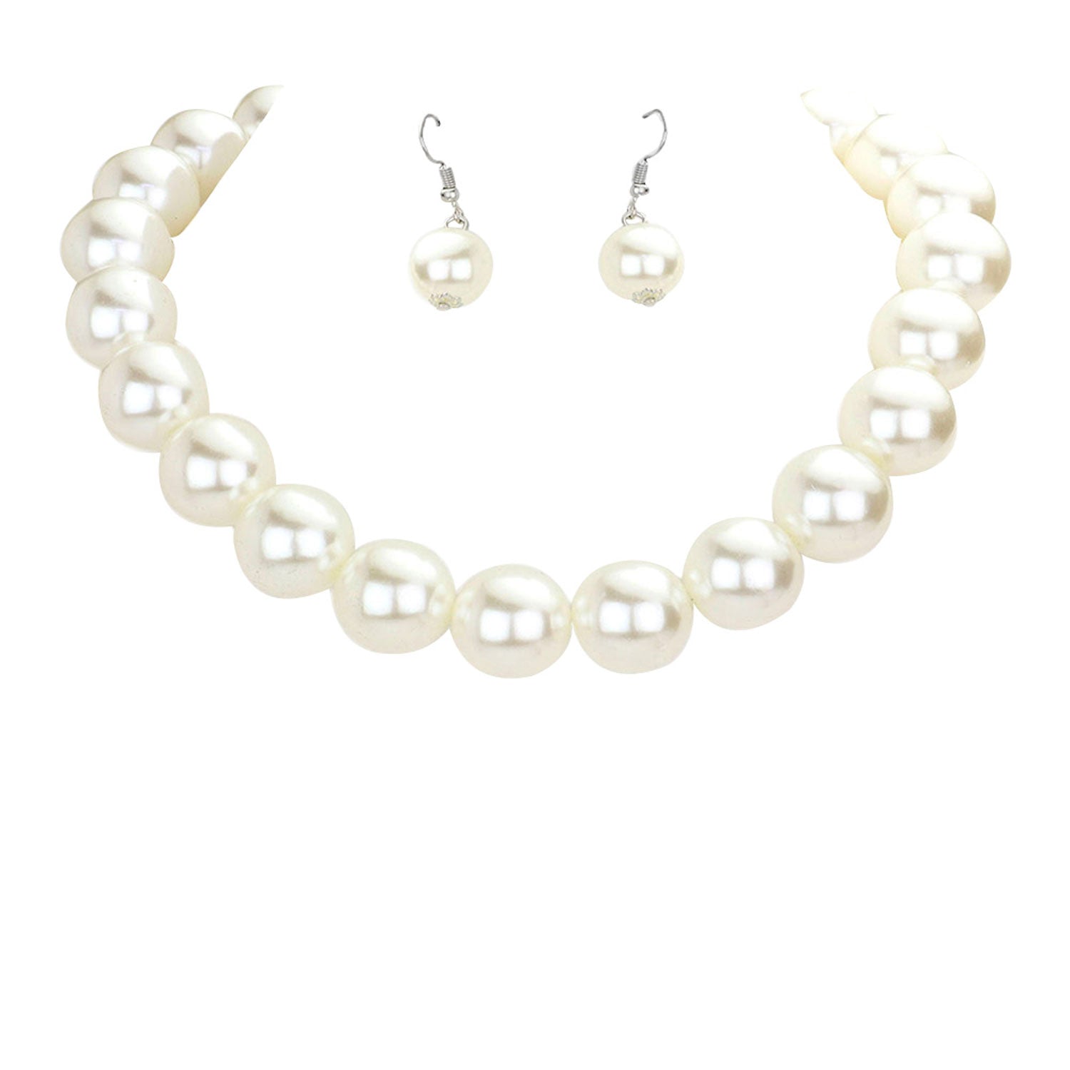 Oversized Pearl Necklace