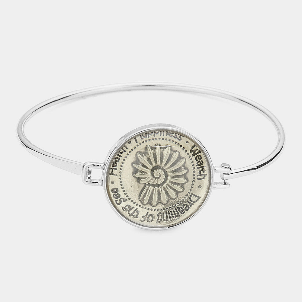 Happiness.. Shell hook bracelet