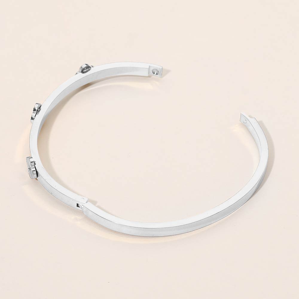 Stainless Steel CZ Center Quatrefoil Station Hinged Bangle Bracelet