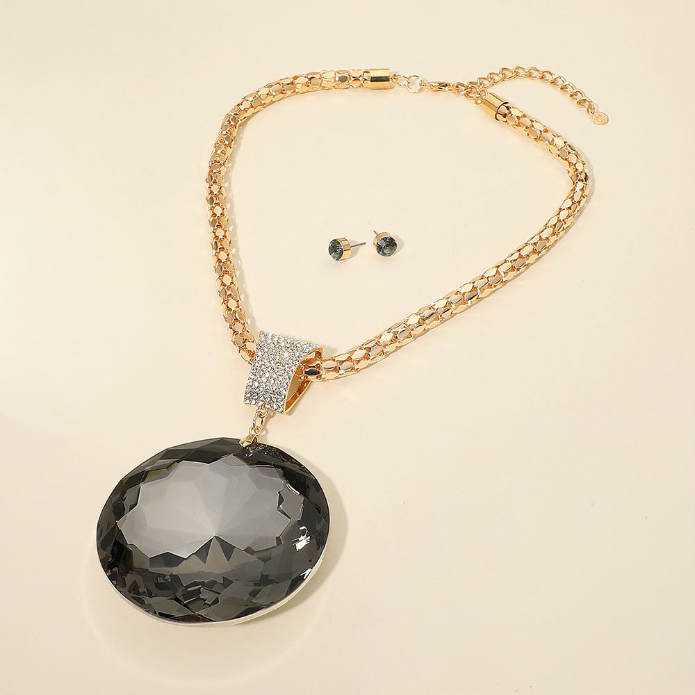 Oversized Round Glass Stone Pendant Pointed Necklace