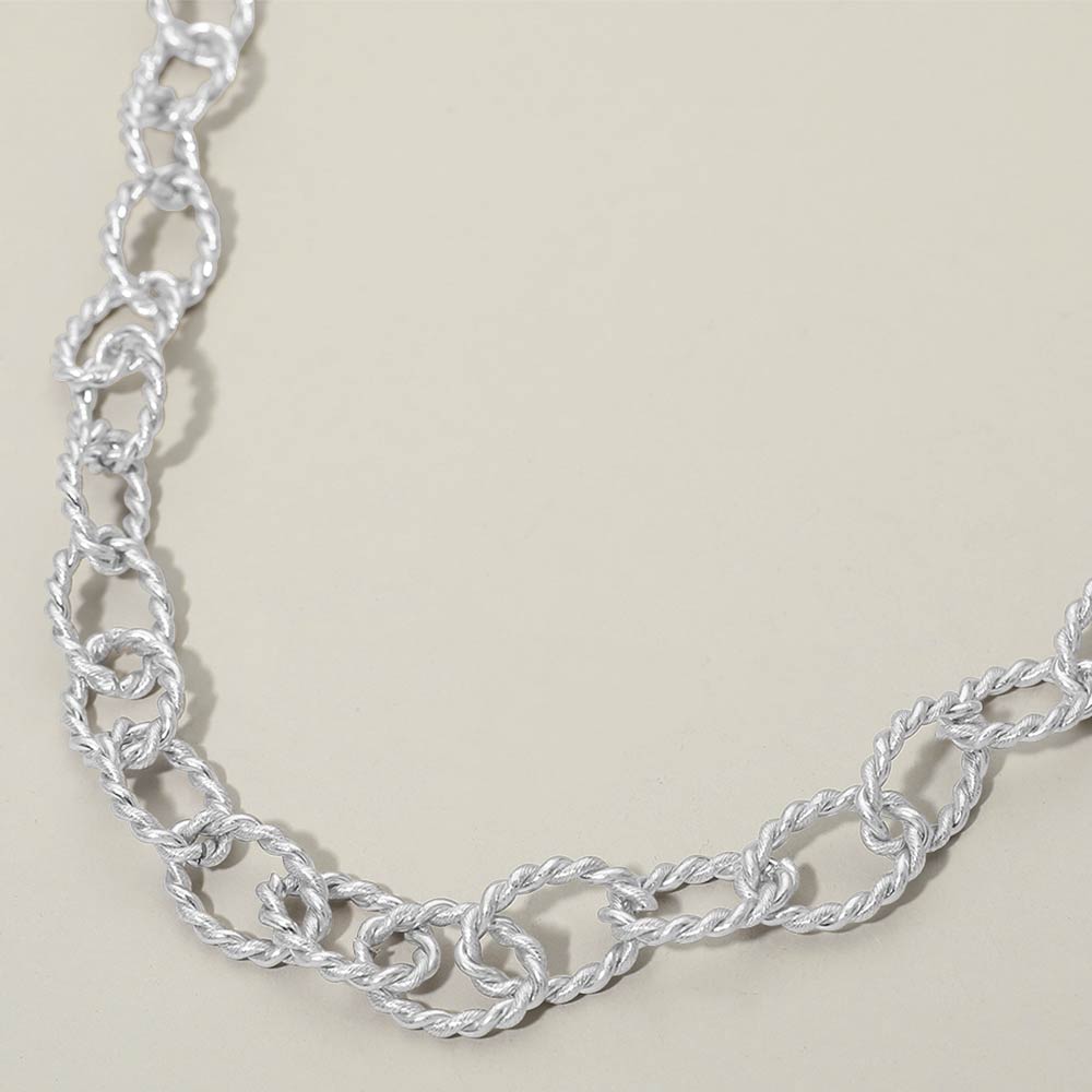 Twisted Metal Oval Link Chain Necklace