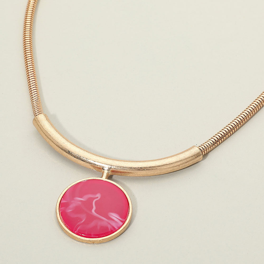 Round Pendant Accent Ribbed Chain Necklace