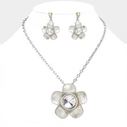 Glass Stone Pointed Colored Metal Flower Pendant Necklace