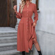 Neues, langärmeliges, einfarbiges, vielseitiges Hemdkleid mit Henley-Kragen und Trägern 