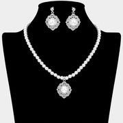 Vintage Pearl Pendant Necklace