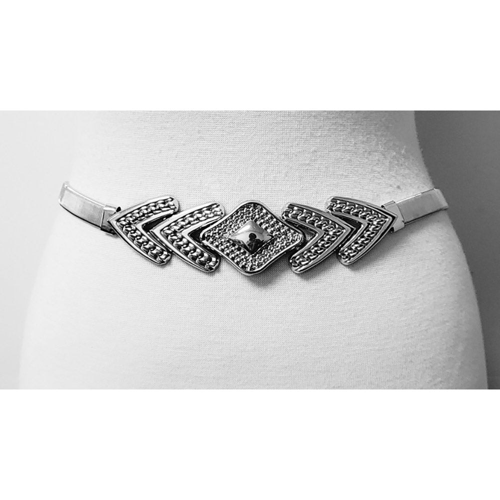 Abstract Buckle Accented Stretch Metal Waist Belt