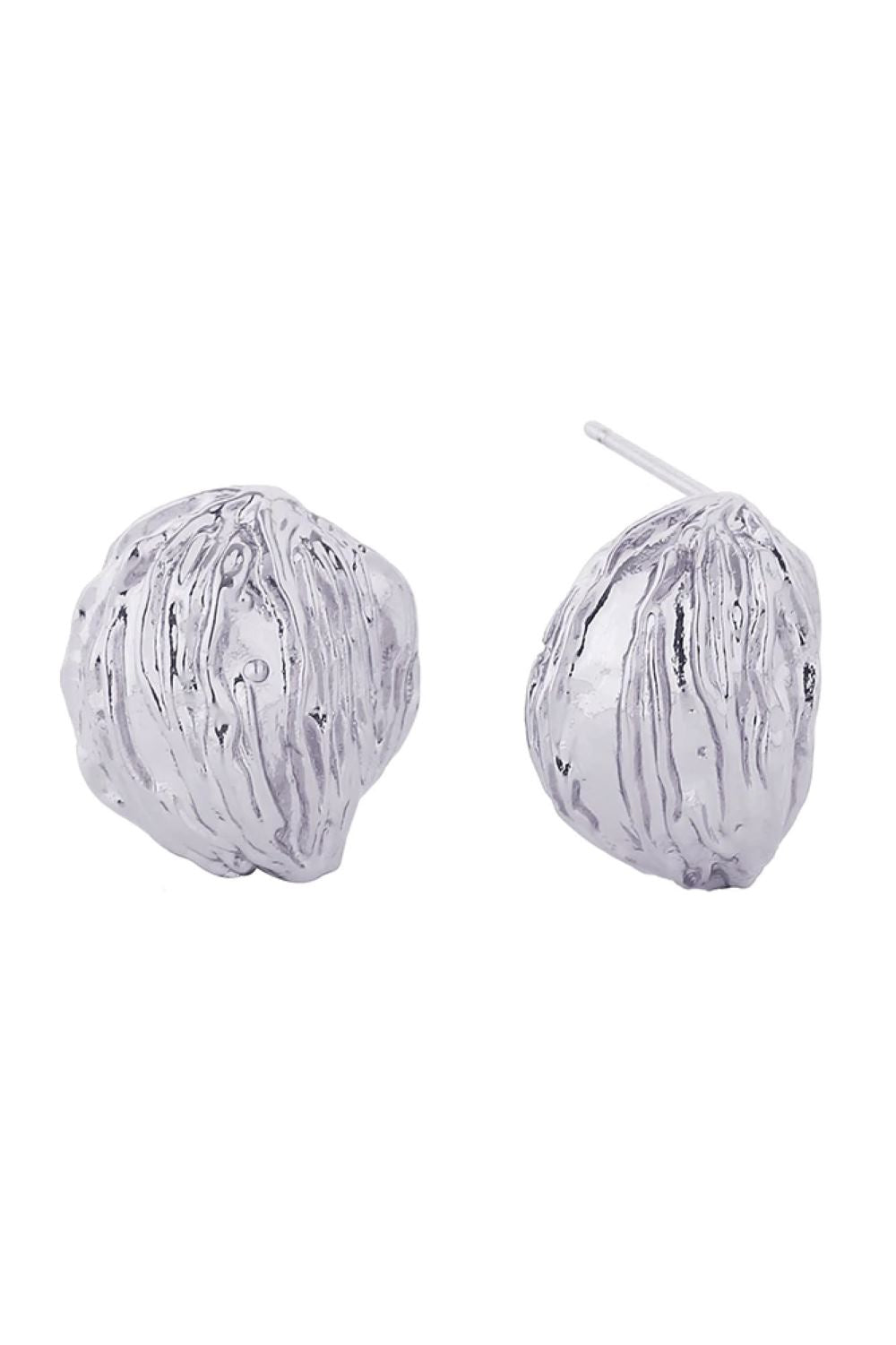 14K Grooved Shell Post Earrings