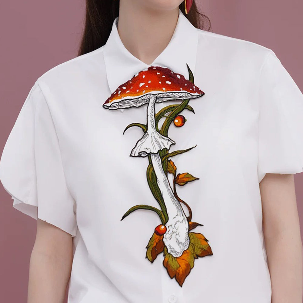 AMANITA ELEGANCE EMBROIDERED NECKTIE