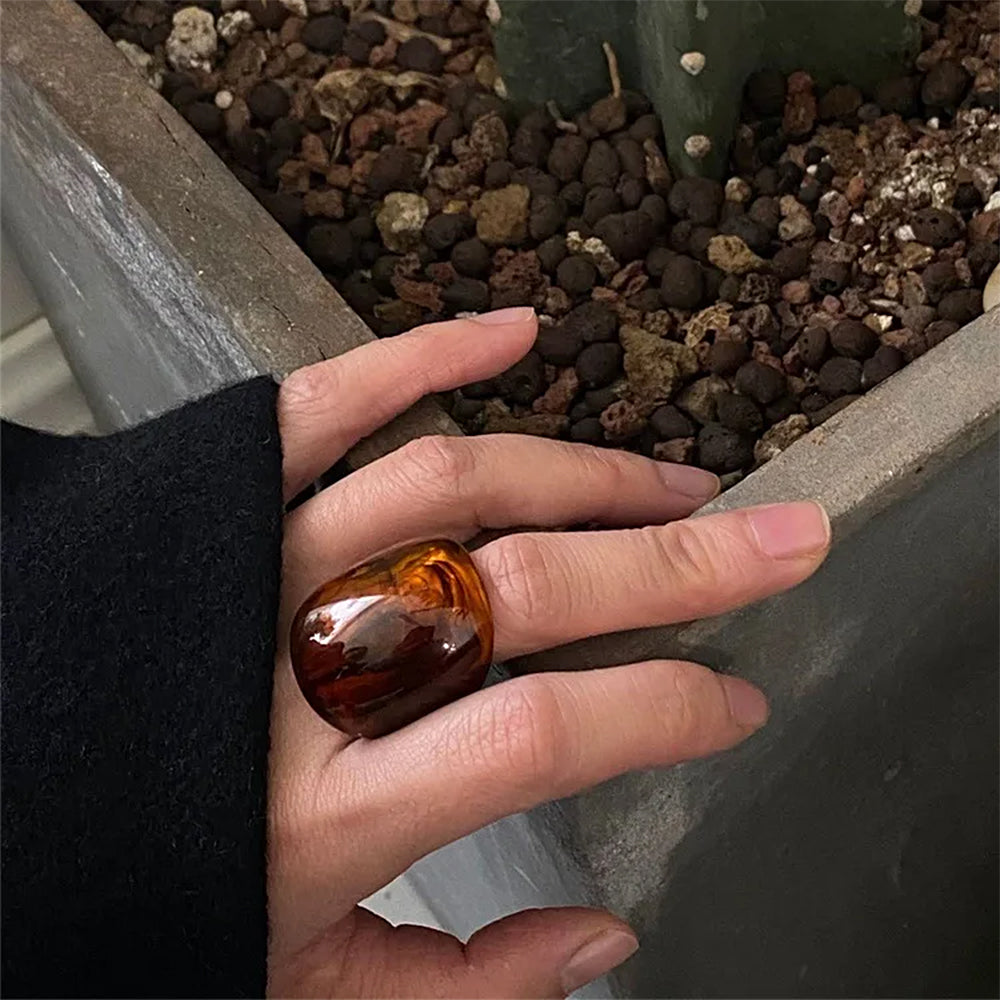 AMBER-BROWN RESIN STATEMENT RING