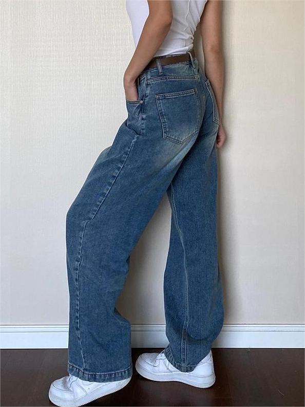BAGGY BLUE JEANS WITH BROWN BELT BOYFRIEND CUT JEANS
