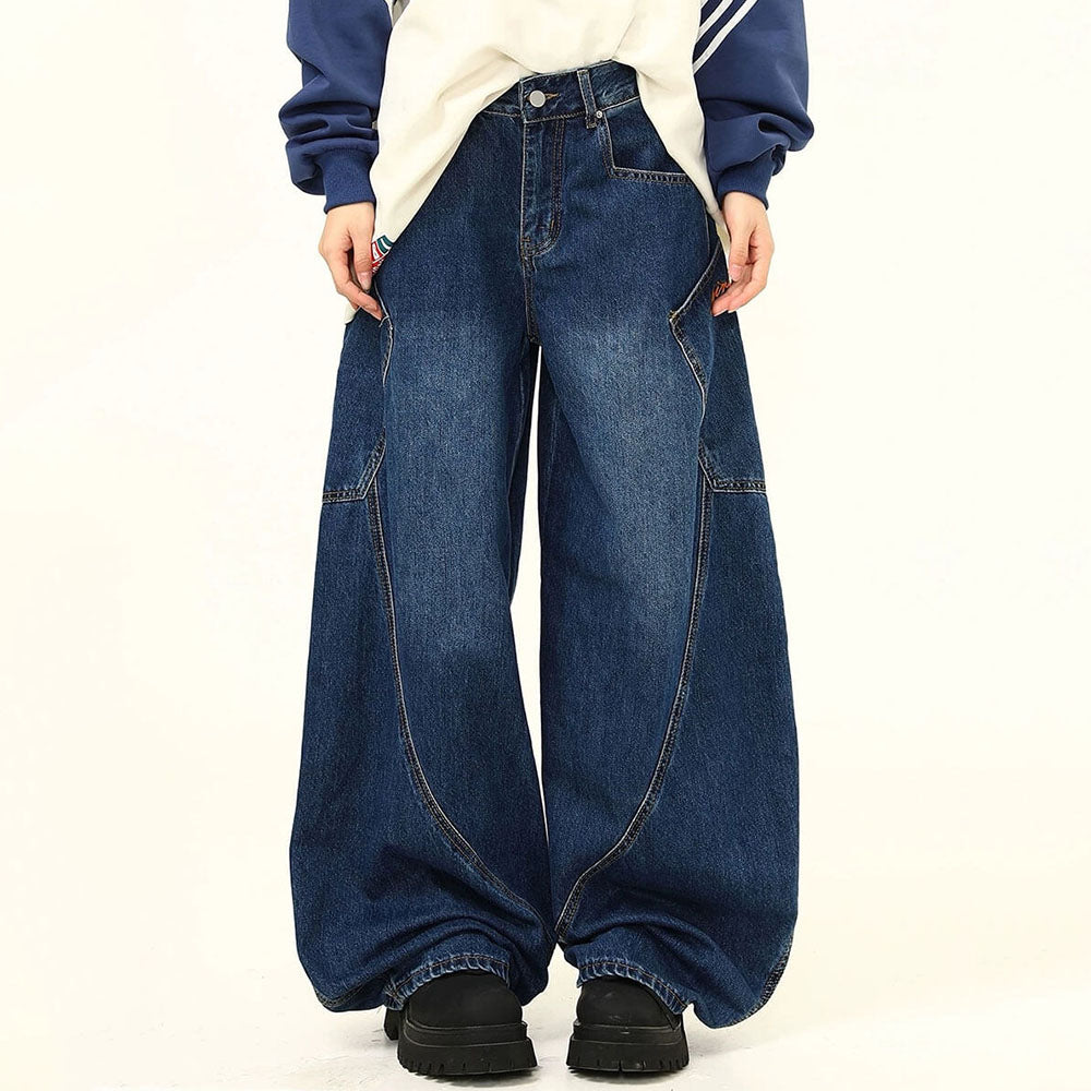 BAGGY JEANS WITH 90S STYLE WIDE FIT AND CARGO POCKETS
