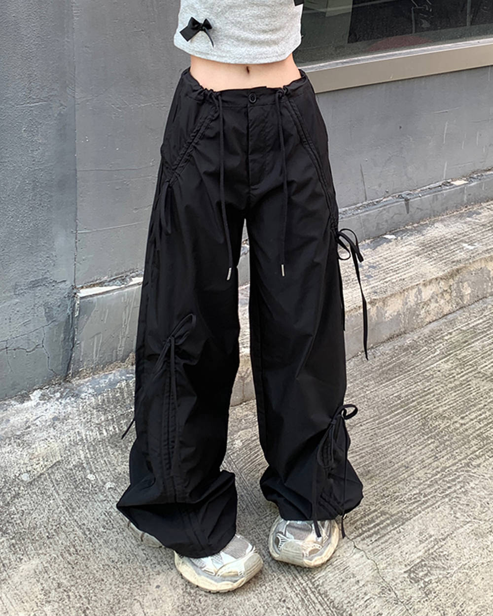 BEIGE DRAWSTRING WIDE-LEG CARGO PANTS