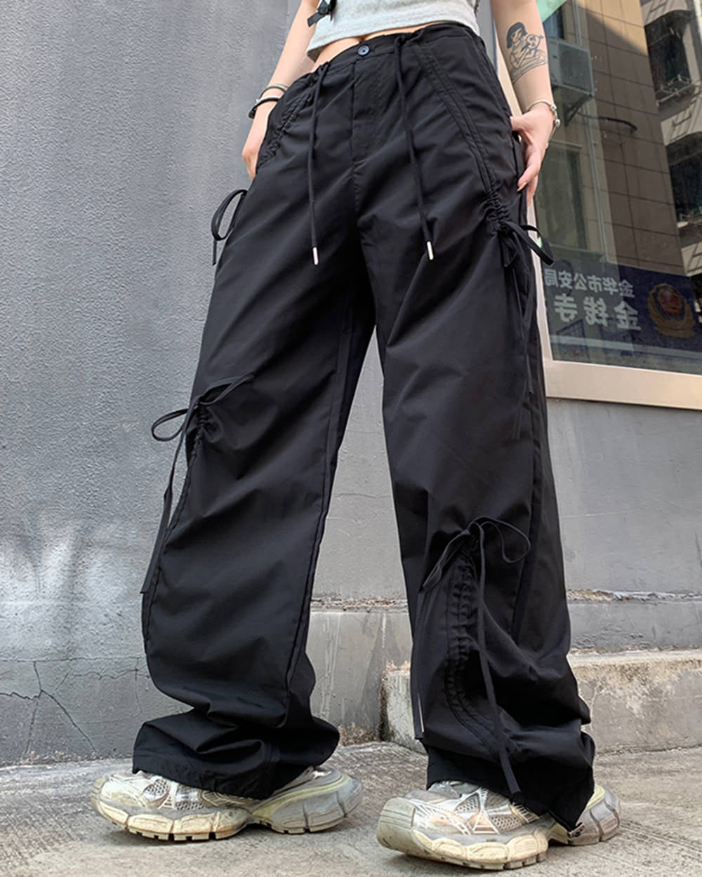 BEIGE DRAWSTRING WIDE-LEG CARGO PANTS