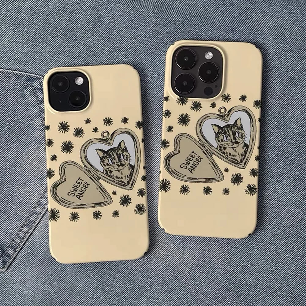 BEIGE PHONE CASE CAT HEART LOCKET