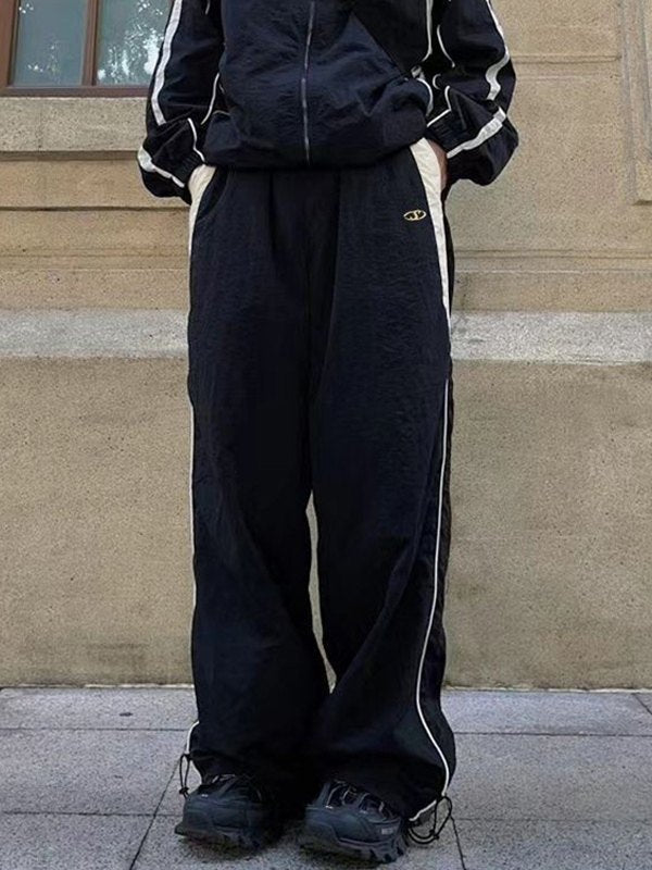 BLACK AND WHITE TRACK SUIT SET WITH LIGHTWEIGHT CASUAL PARACHUTE PANTS