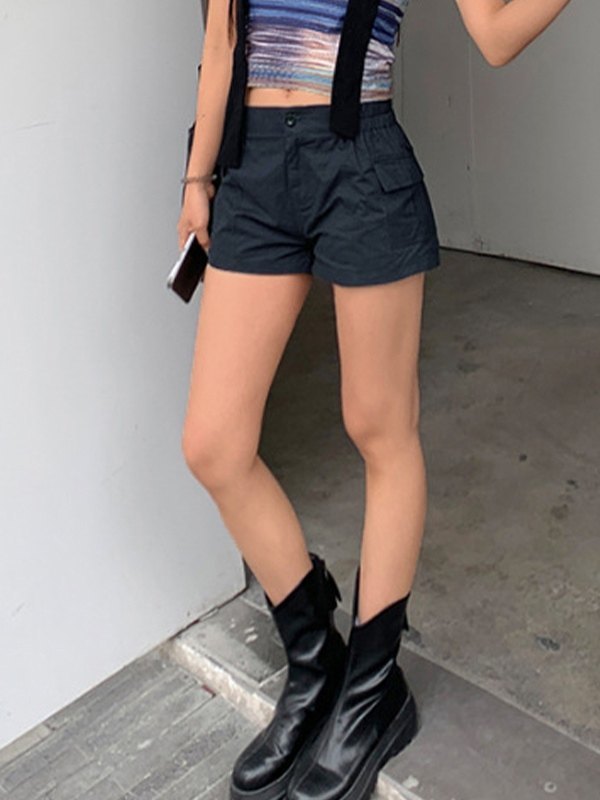 BLACK CARGO SHORTS FOR WOMEN’S CASUAL WEAR