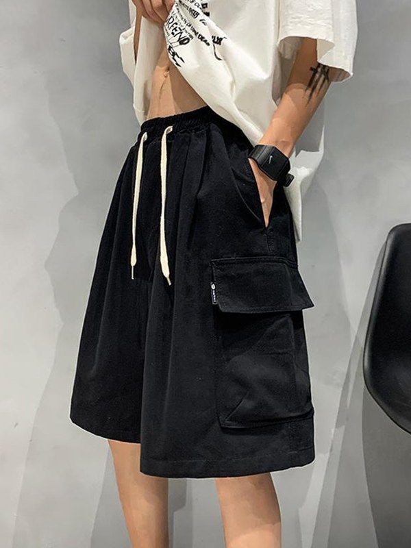 BLACK CARGO SHORTS WITH ELASTIC DRAWSTRING WAIST