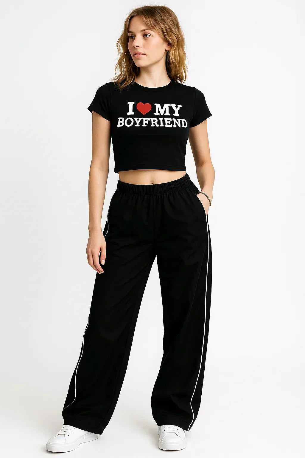 BLACK CROP TOP AND PANTS OUTFIT