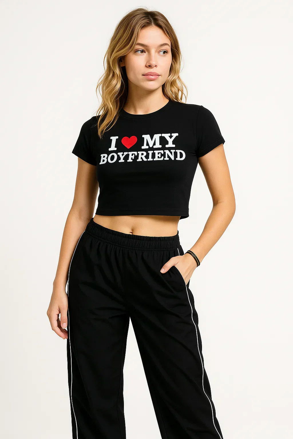 BLACK CROP TOP AND PANTS OUTFIT