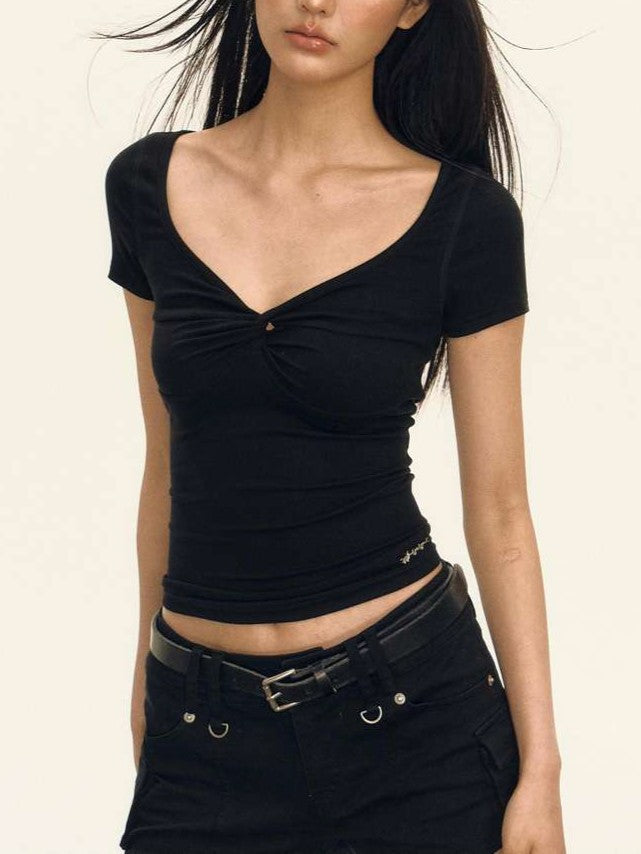 BLACK FITTED V-NECK TOP WITH CLASSIC SHORT SLEEVES
