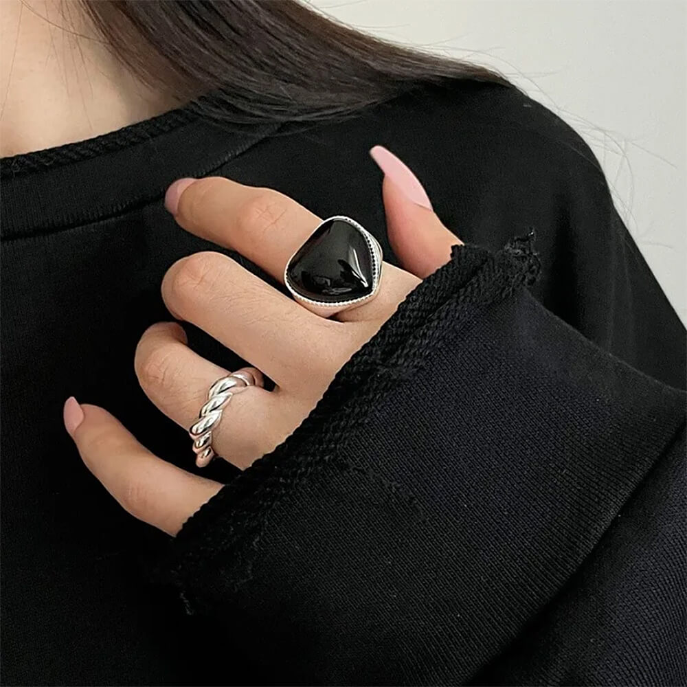 BLACK HEART CHUNKY RING ADJUSTABLE ZINC ALLOY