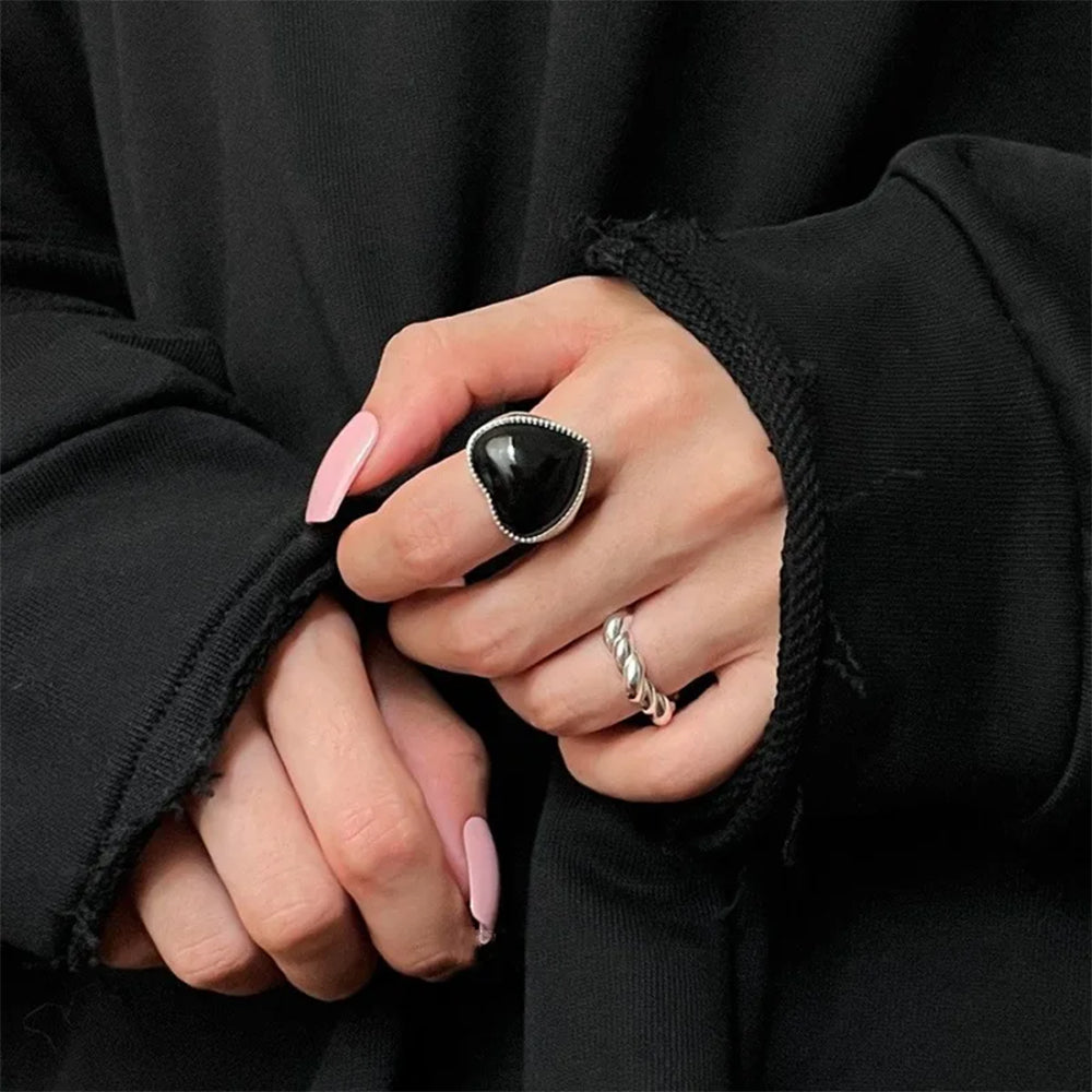 BLACK HEART CHUNKY RING ADJUSTABLE ZINC ALLOY