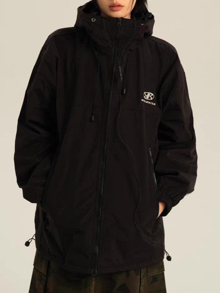 BLACK HOODED JACKET WITH LONG SLEEVES FOR OUTDOOR ACTIVITIES