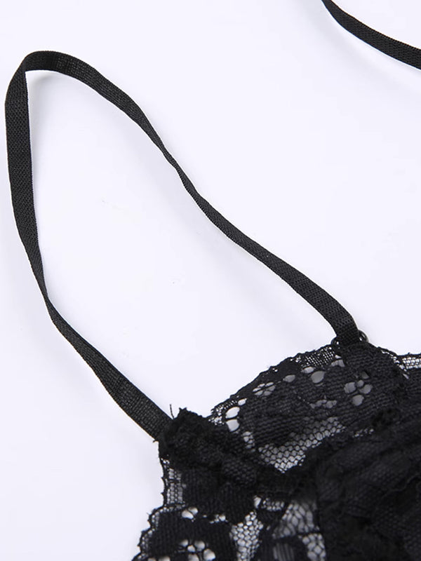 BLACK LACE CAMISOLE WITH SLIM FIT DESIGN