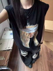BLACK SLEEVELESS SHIRT WITH VINTAGE PORTRAIT PRINT