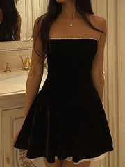 BLACK STRAPLESS MINI DRESS - CUTE OFF-SHOULDER MINI DRESS