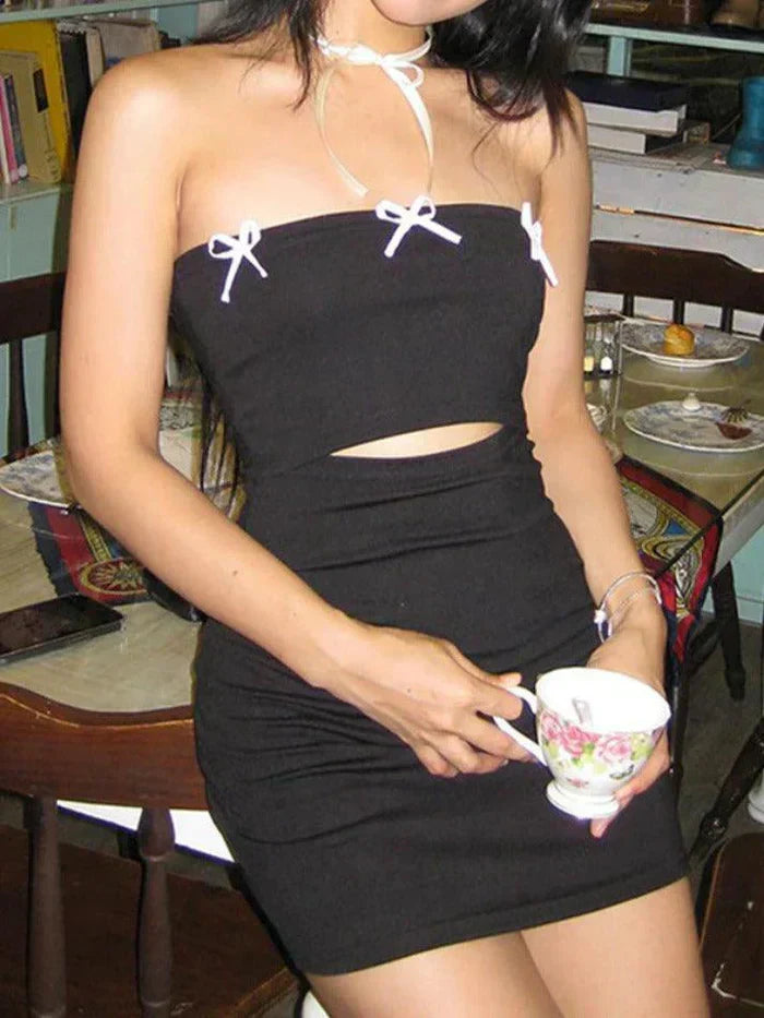 BLACK STRAPLESS MINI DRESS WITH CUT-OUT - SLIM FIT Y2K STYLE
