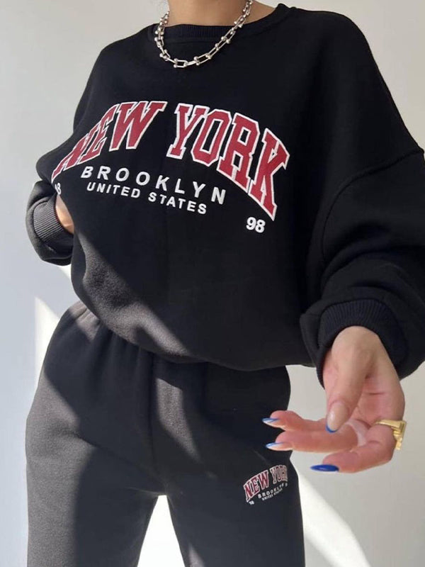 BLACK SWEATSHIRT AND SWEATPANTS SET WITH VINTAGE PULLOVER DESIGN