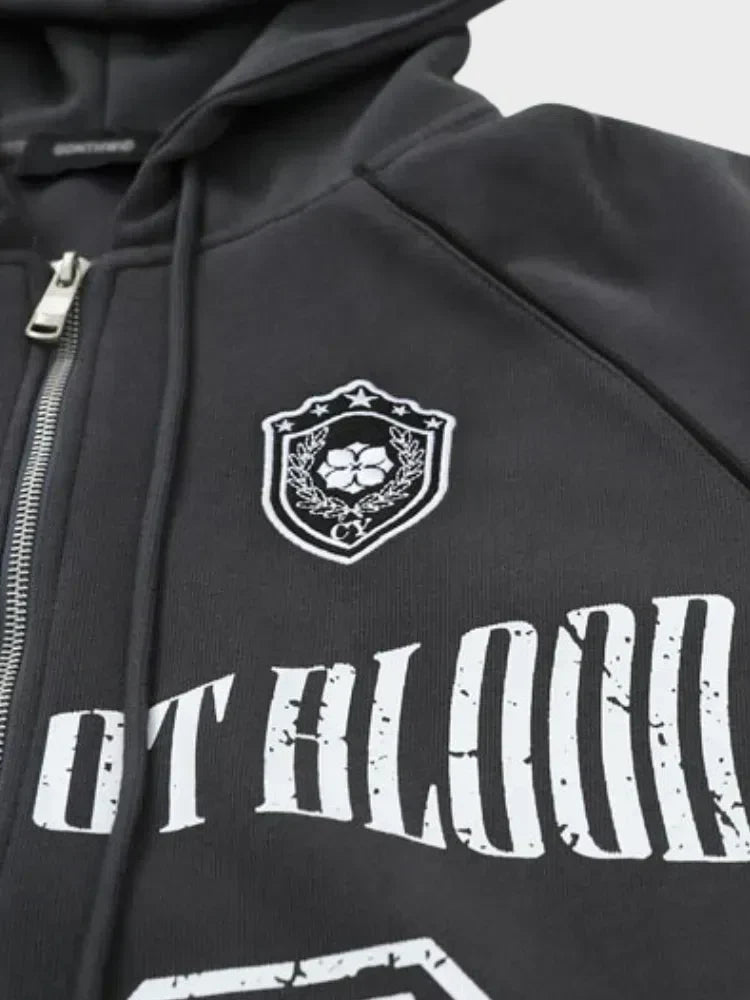 BLACK ZIP-UP HOODIE WITH 90S DESIGN TO STAY WARM
