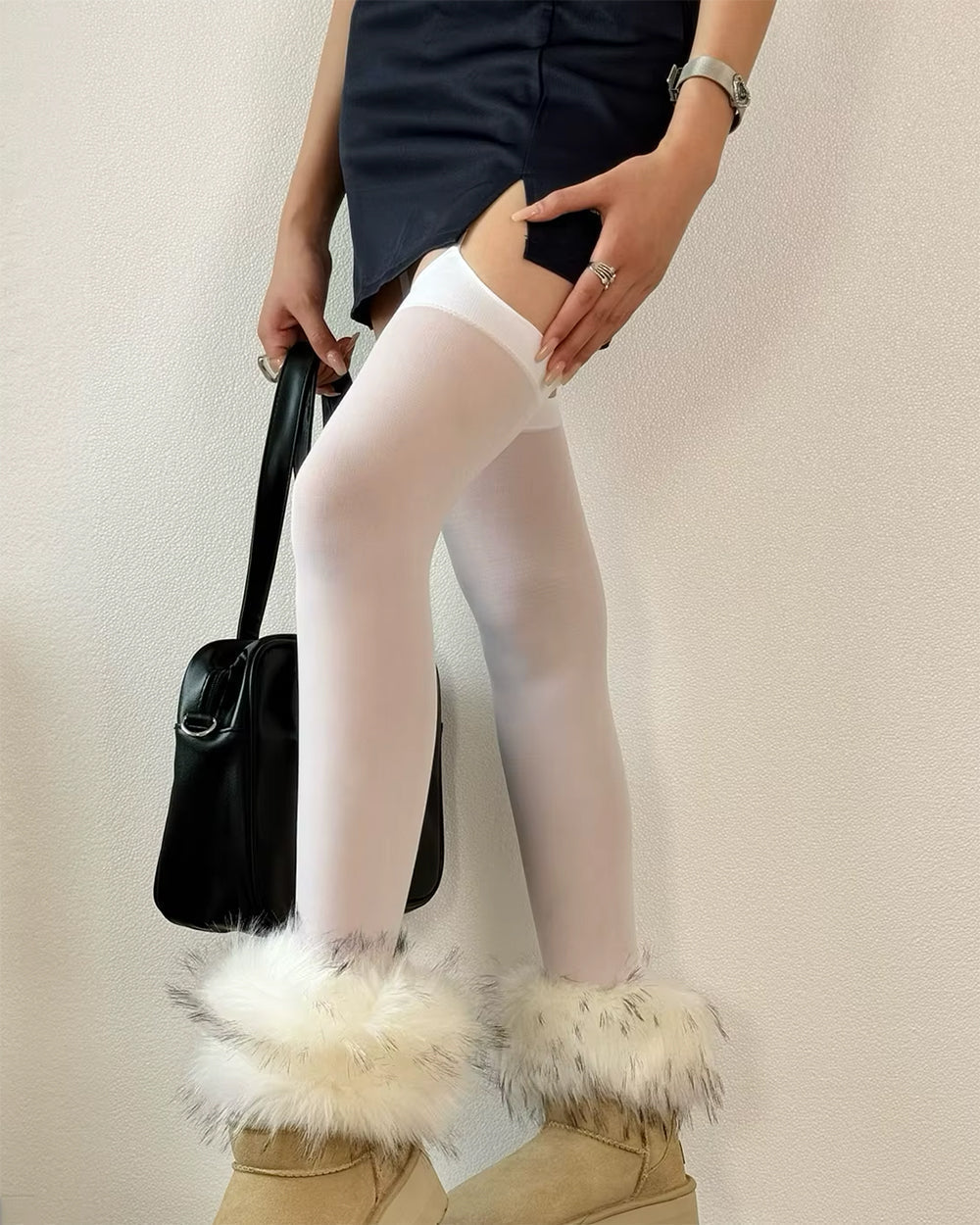 BROWN SATCHEL HANDBAG WITH VISUAL ILLUSION TIGHTS