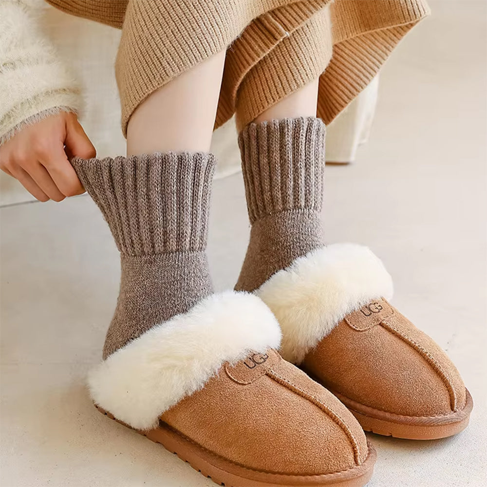 BROWN WOOL SOCKS: RIBBED KNIT WOOL PAIR
