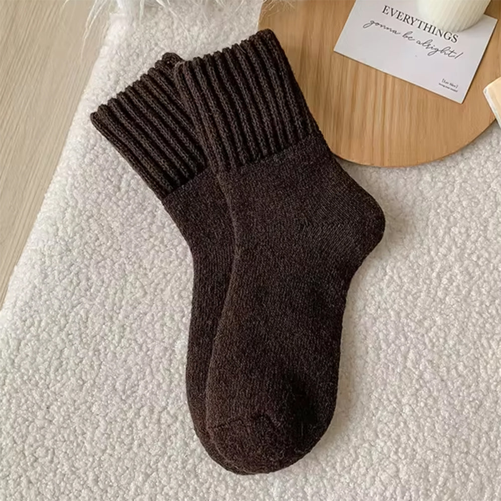 BROWN WOOL SOCKS: RIBBED KNIT WOOL PAIR