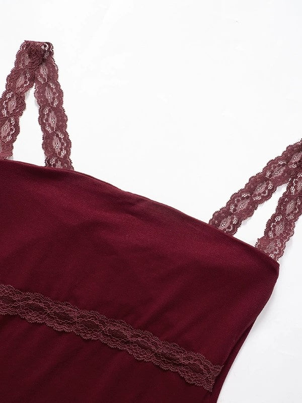 BURGUNDY LACE-TRIMMED TANK TOP WITH DELICATE LACE SQUARE NECKLINE