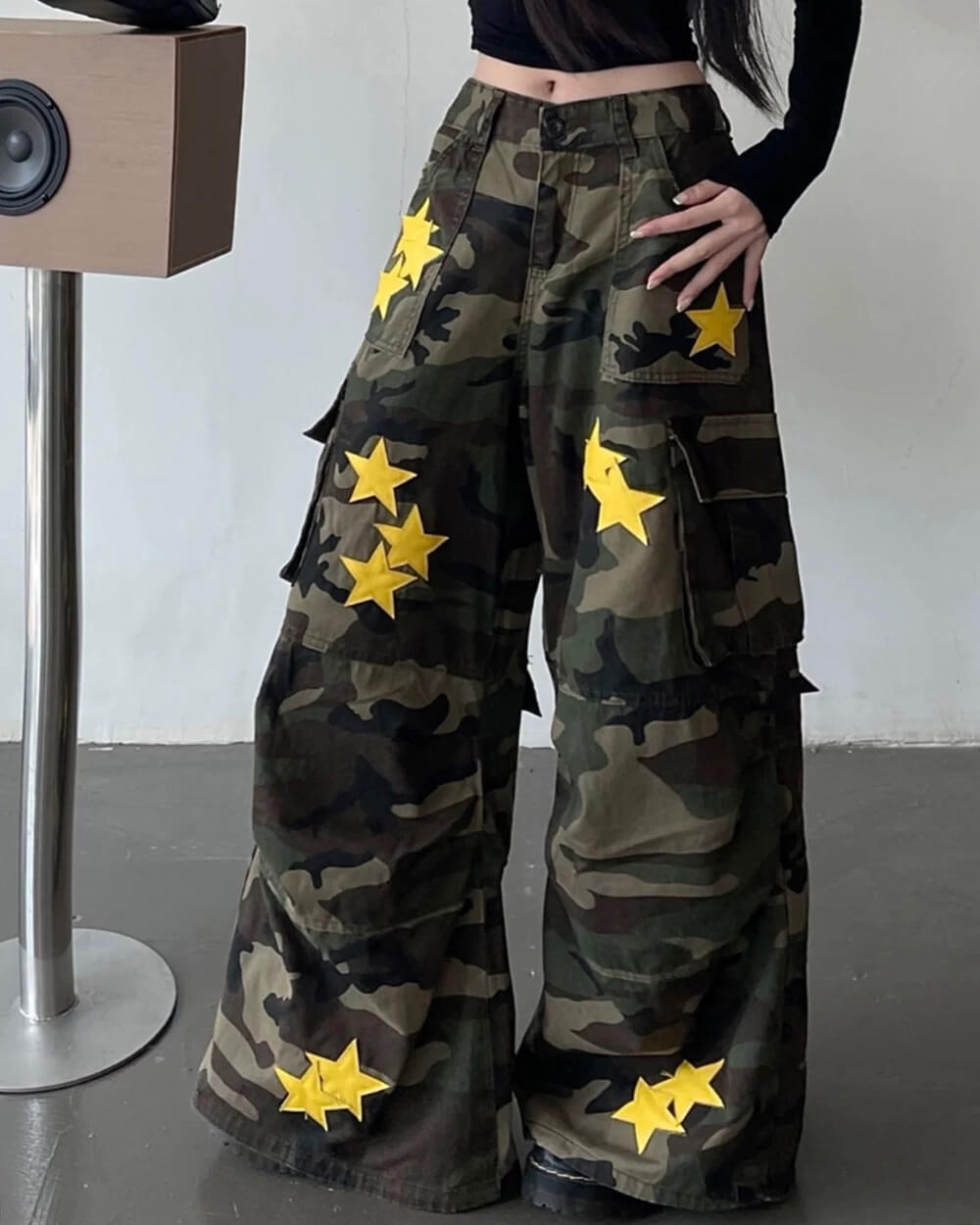 CAMO CARGO PANTS WITH BRIGHT STAR DETAILS