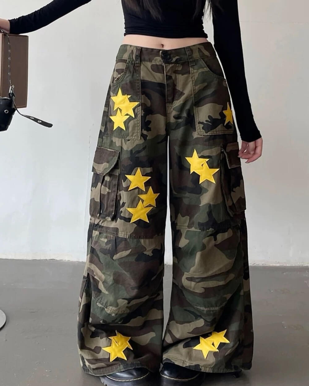 CAMO CARGO PANTS WITH BRIGHT STAR DETAILS